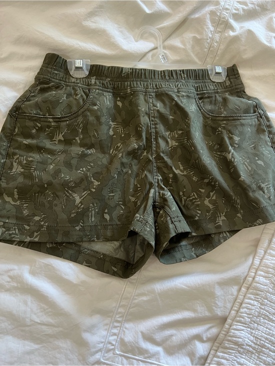 Prana Pants - Prana Halle II Evergreen Camo Shorts
